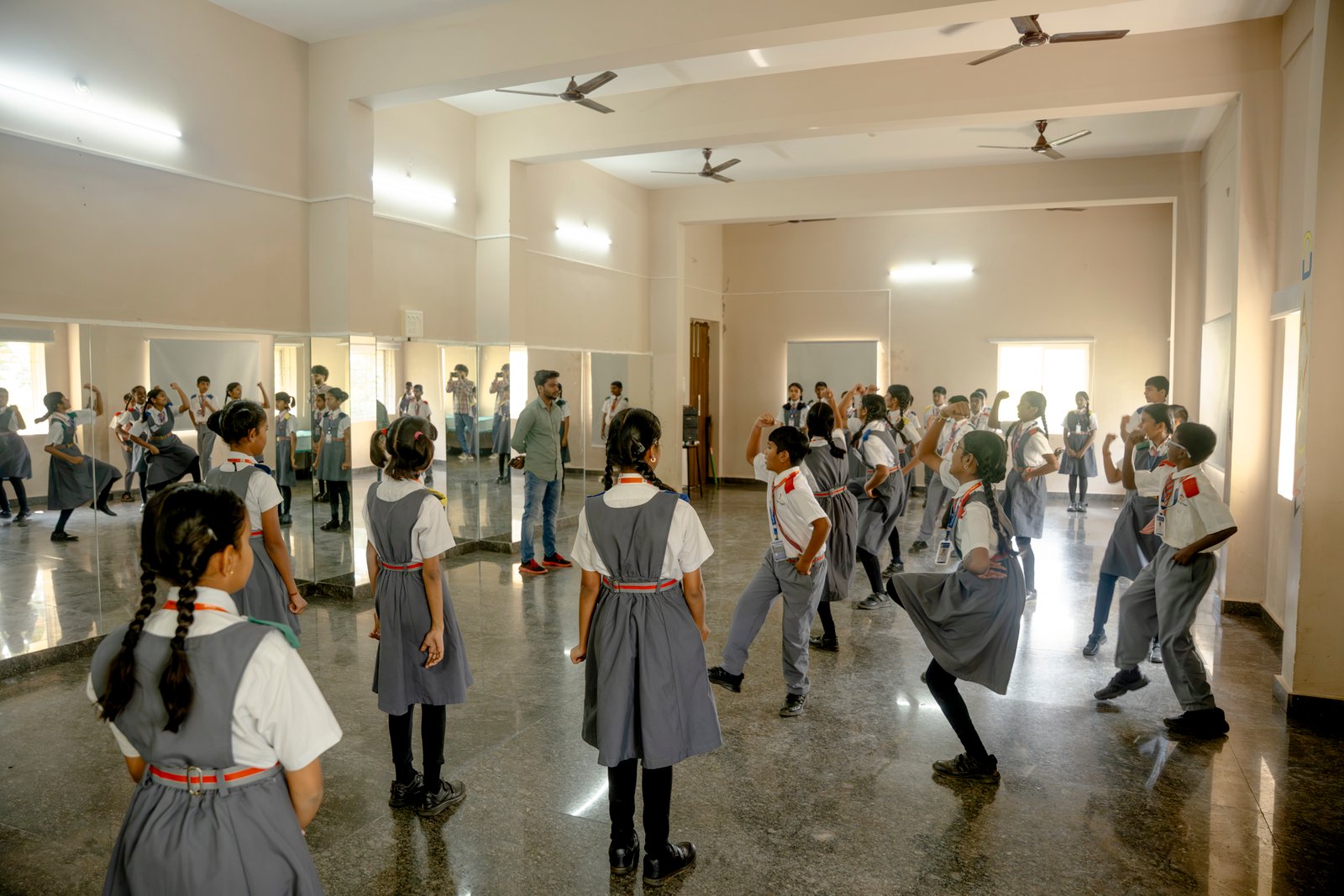 Dance room and classes/UKP02090.jpg
