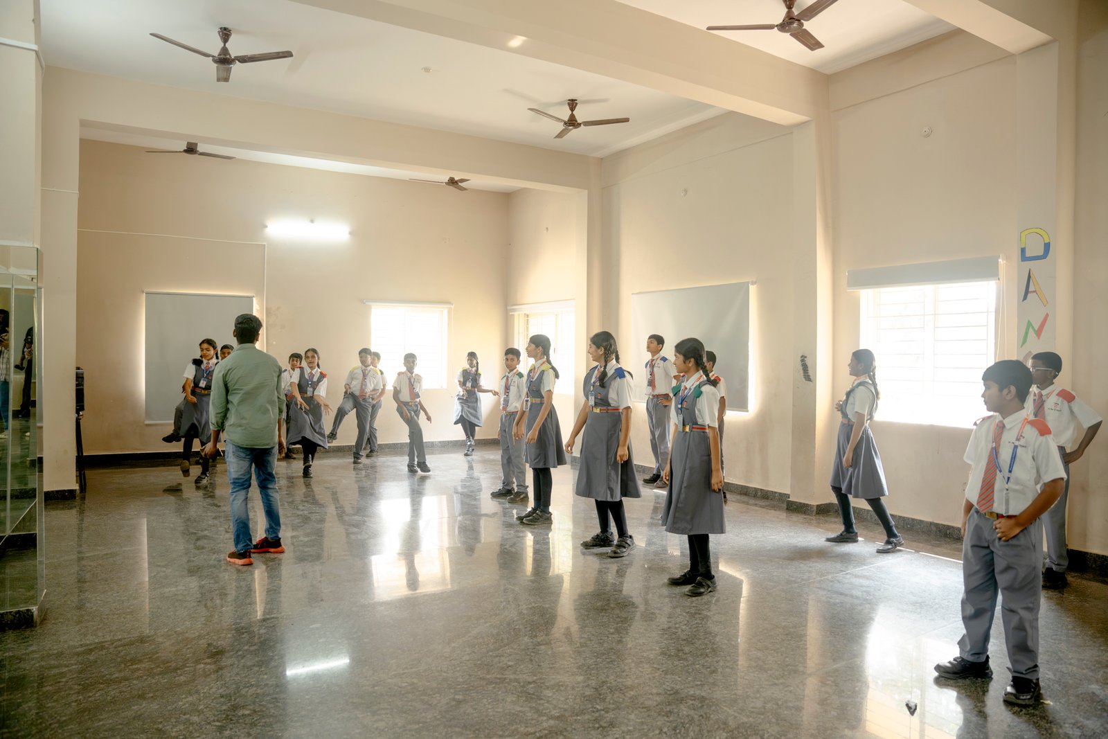 Dance room and classes/UKP02099.jpg