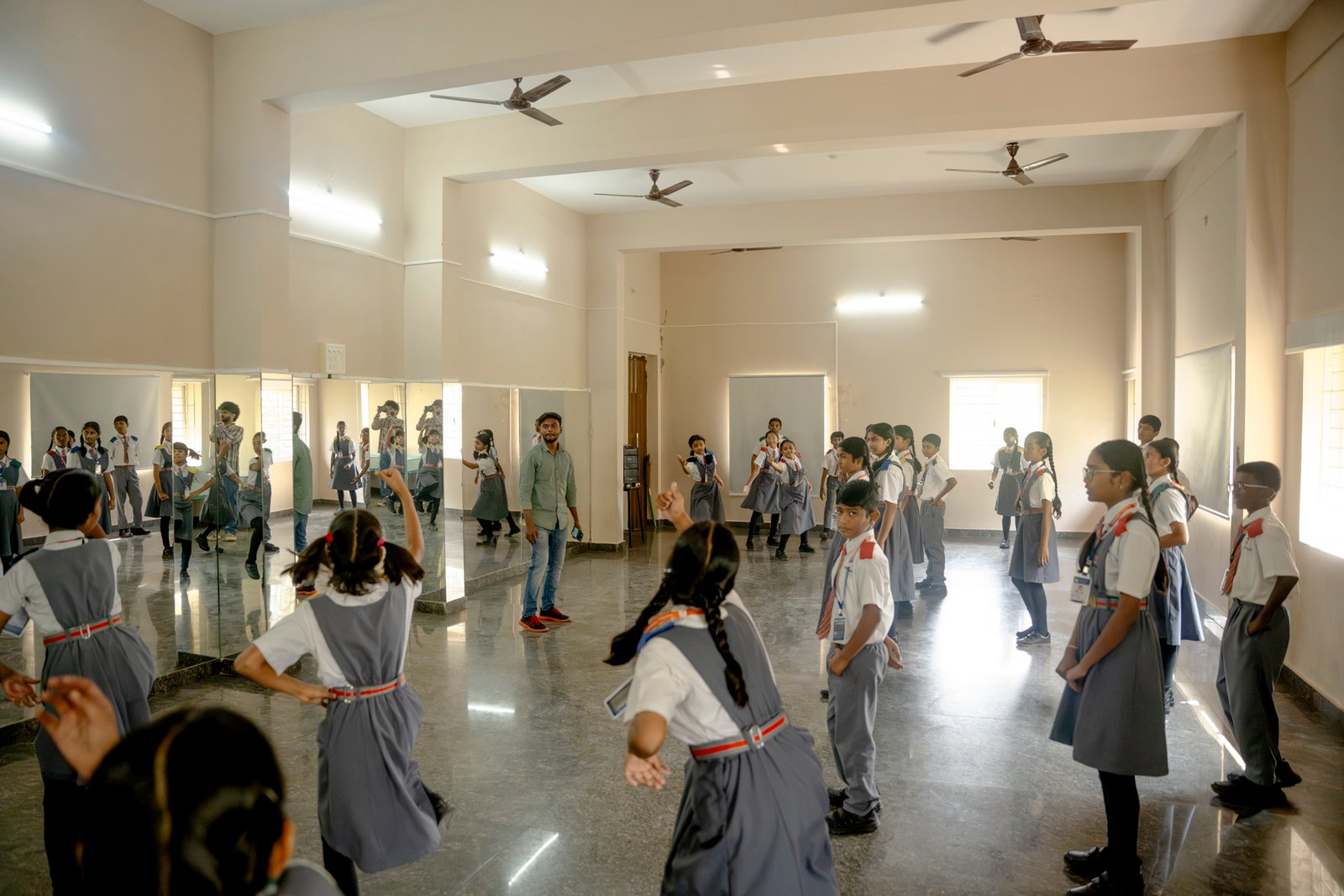Dance room and classes/UKP02112.jpg