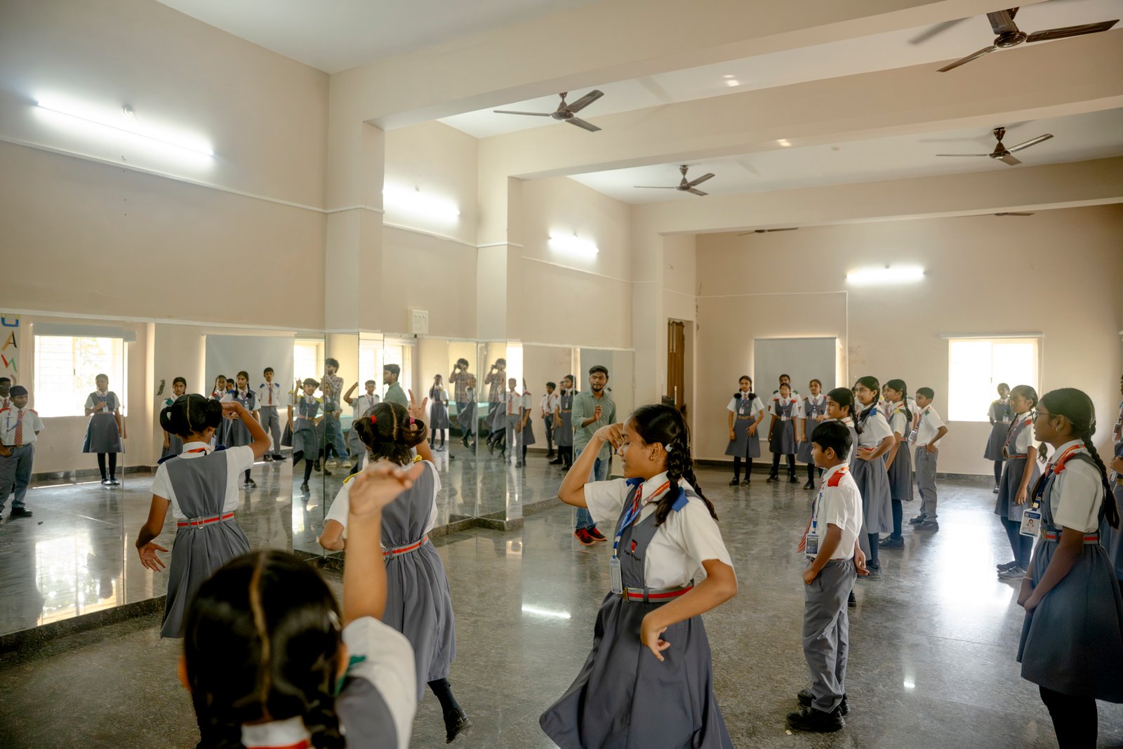 Dance room and classes/UKP02115.jpg