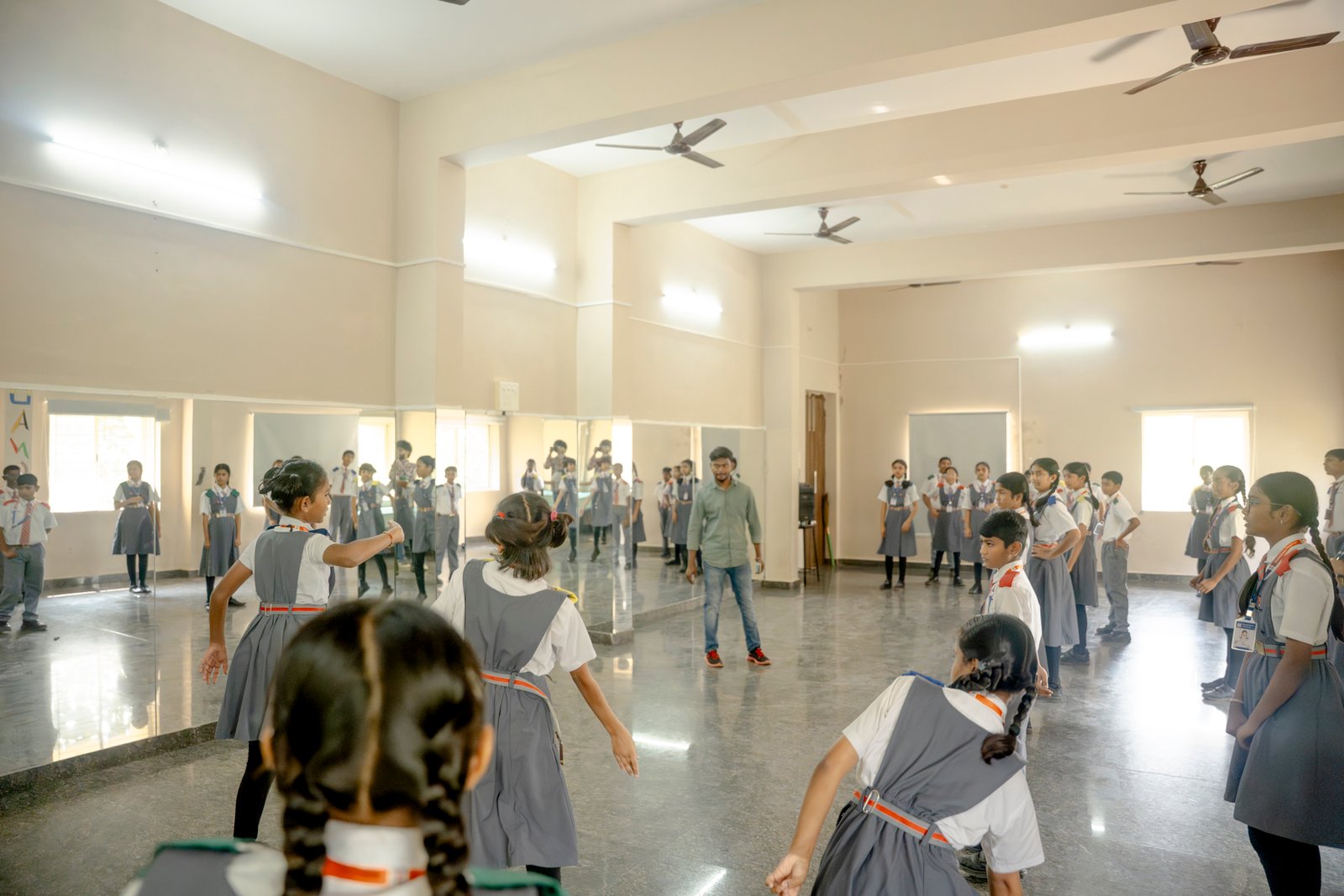 Dance room and classes/UKP02117.jpg