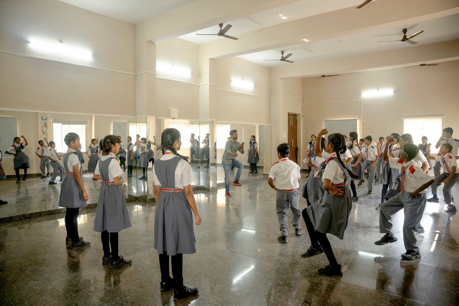 Dance room and classes/UKP02121.jpg