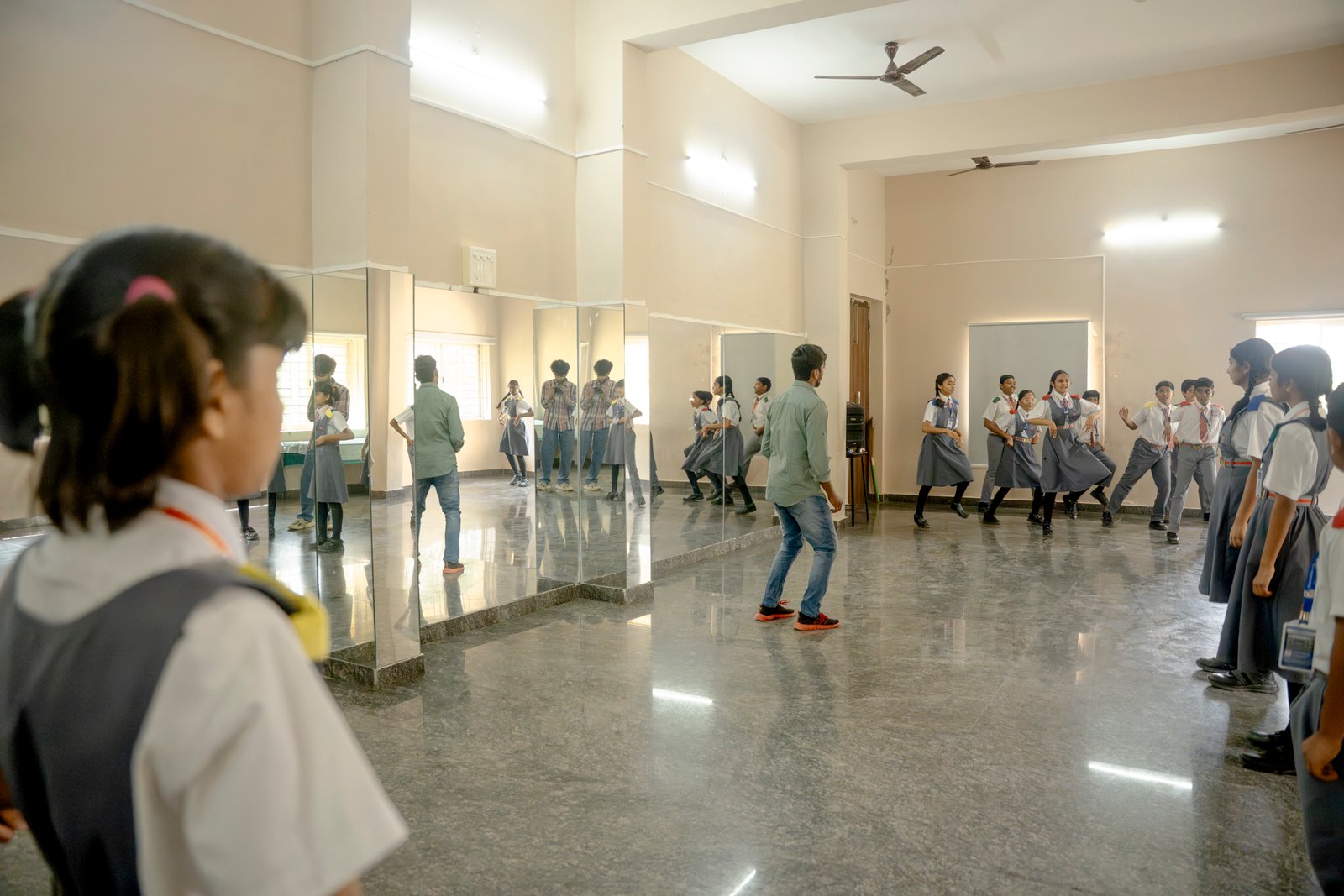 Dance room and classes/UKP02132.jpg