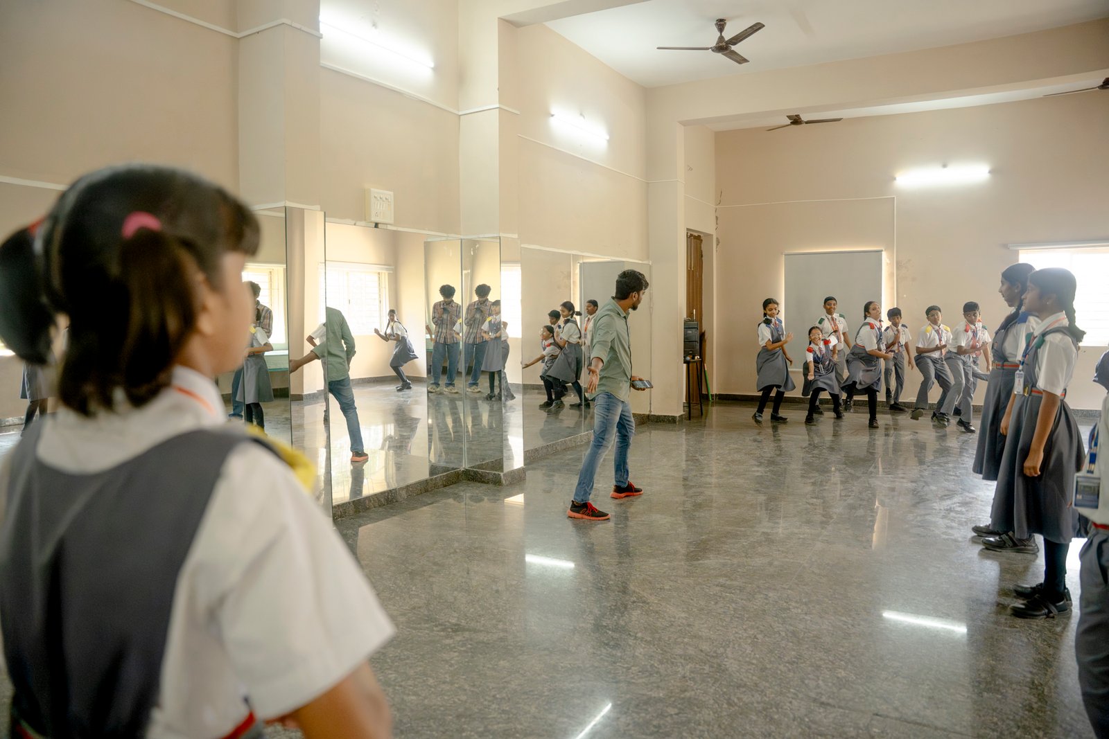 Dance room and classes/UKP02135.jpg