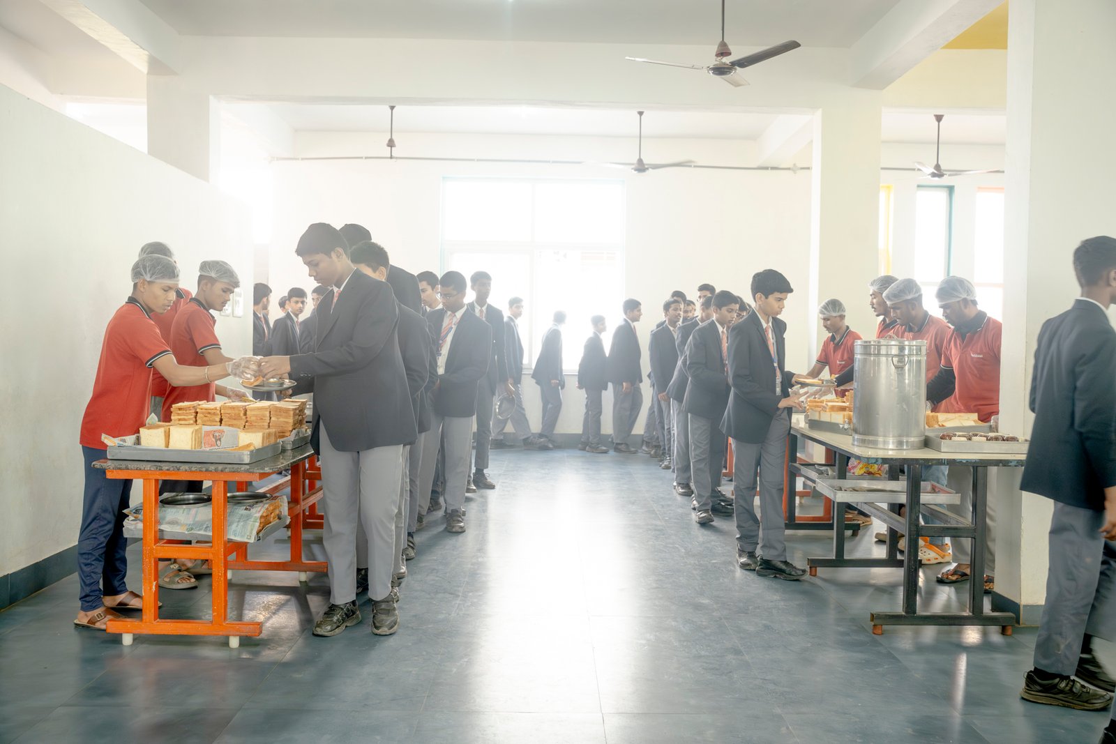 Dining hall/UKP01724.jpg
