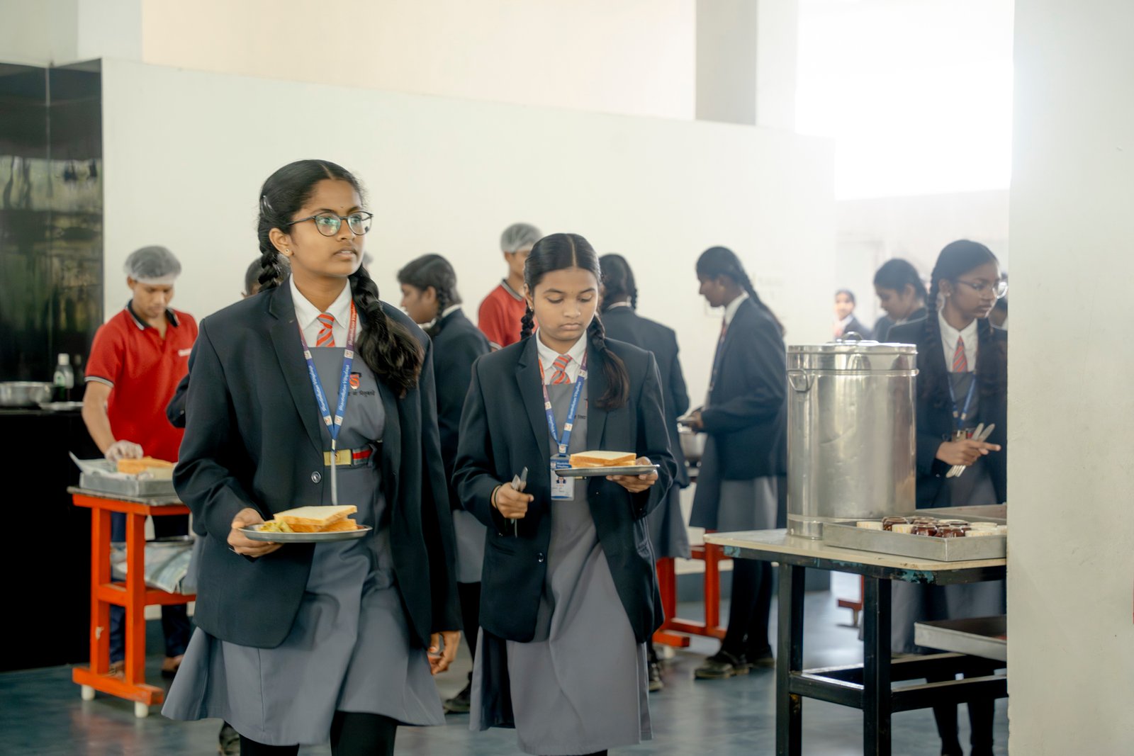 Dining hall/UKP01739.jpg